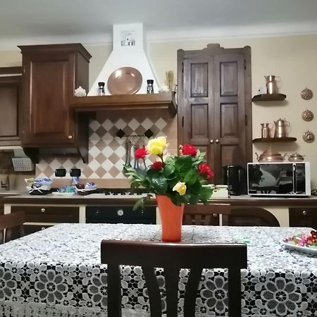 Holiday House Antica Dimora Soggiorni In Langa Centro Storico La Morra Ngoại thất bức ảnh