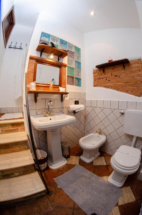 Holiday House Antica Dimora Soggiorni In Langa Centro Storico La Morra Ngoại thất bức ảnh